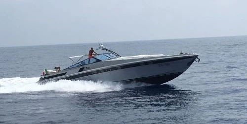 Bateau à moteur à louer à Porto Rotondo au meilleur prix