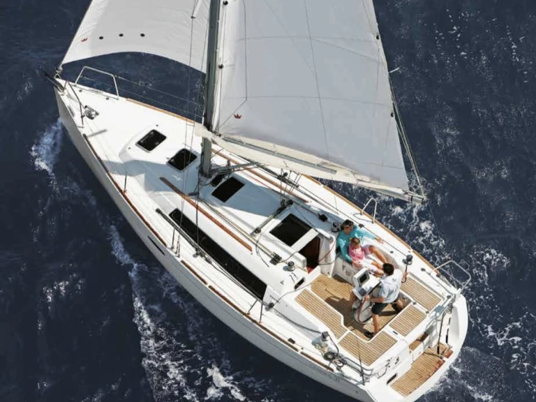 Bénéteau Oceanis 31 a louer à La Herradura