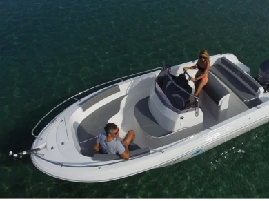 Pacific Craft Pacific Craft 625 Open charter bareboat or skippered in  Club Náutico can Pastilla