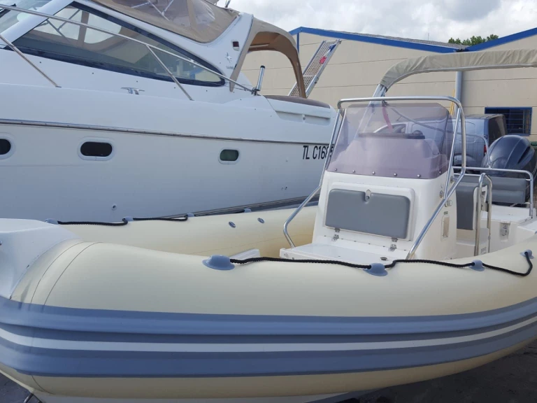 Location à Hyères - Joker Boat JOKER 23 sur SamBoat