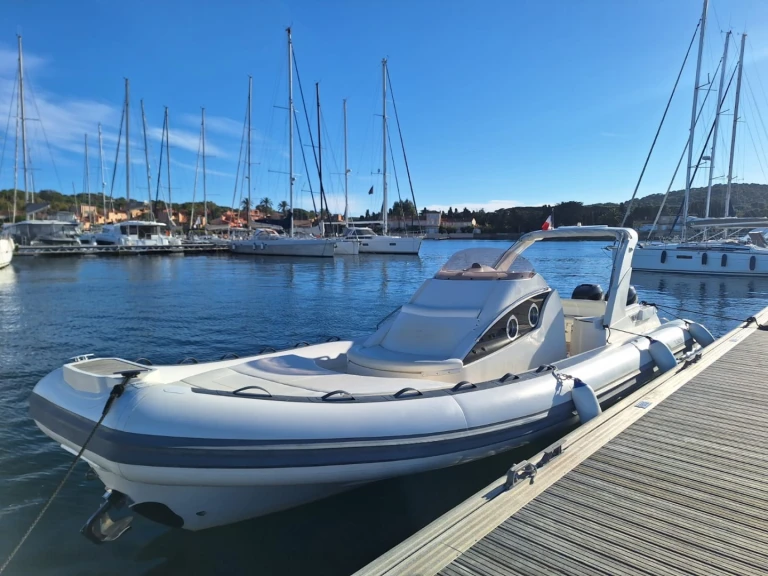 Louez un Bwa BWA 34 à Hyères