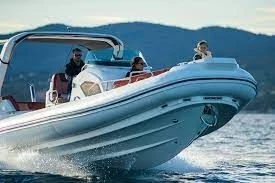 Louer Semi-rigide avec ou sans skipper ZODIAC MILPRO à Hyères