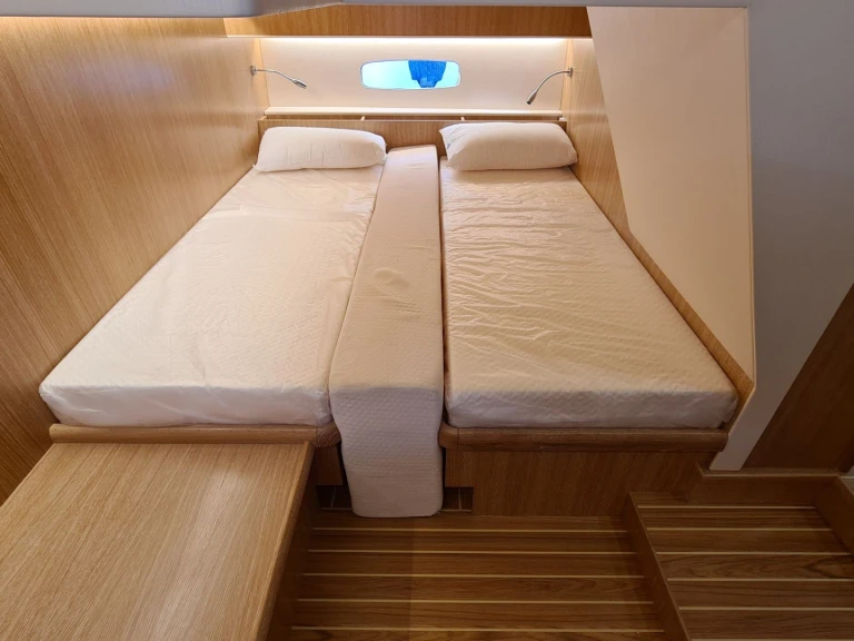 Location bateau sasga MENORQUIN 34 HT 34 à Hyères sur Samboat
