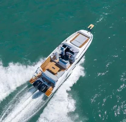 Louer Bateau à moteur avec ou sans skipper Bénéteau à Cogolin