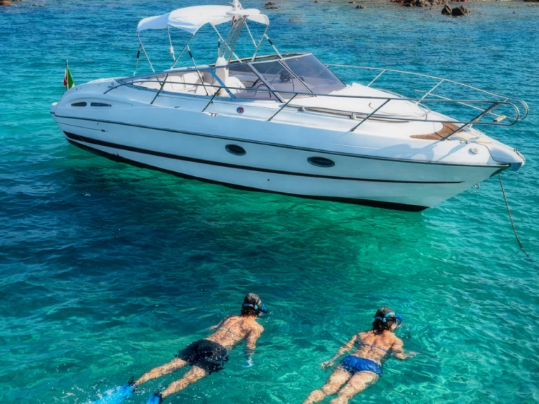 Location bateau La Maddalena pas cher Cranchi 28 CSL