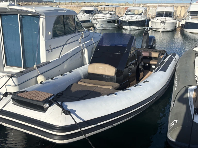 Location bateau Cavalaire-sur-Mer pas cher Eagle 8