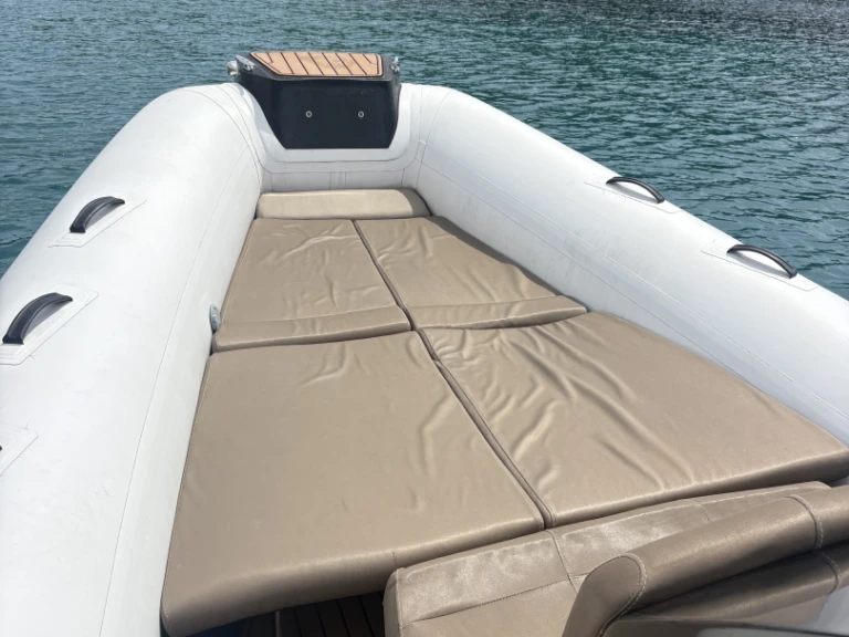 Louer Semi-rigide avec ou sans skipper Brig à Cavalaire-sur-Mer
