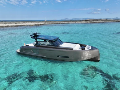 Alquiler de embarcaciones Vanquish VQ 45 enIbiza (Ville) en Samboat