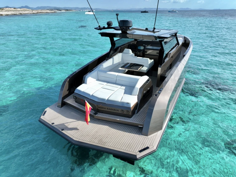 Location Bateau à moteur Vanquish avec permis