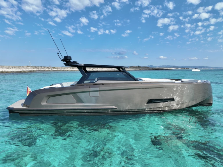 Bateau à moteur à louer à Ibiza (Ville) au meilleur prix