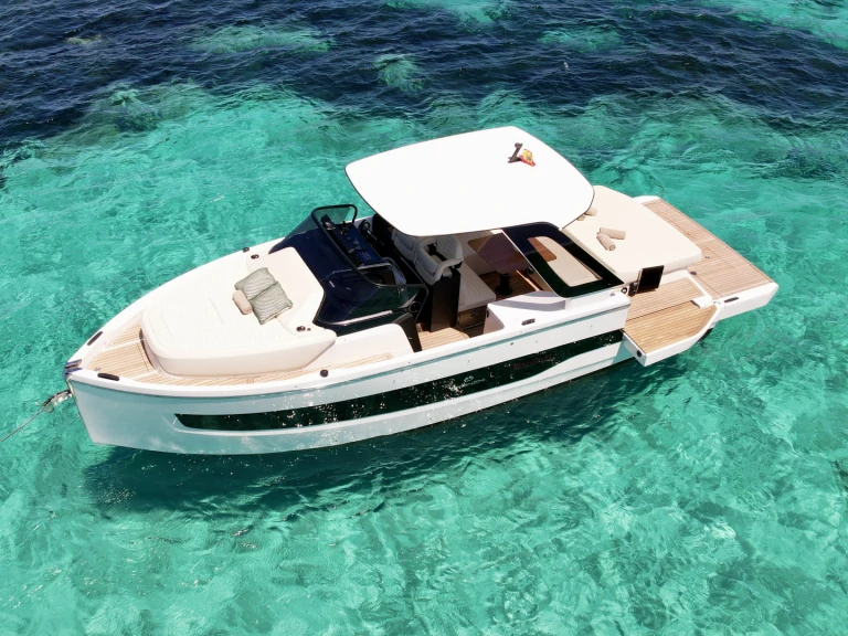 Location Bateau à moteur à Ibiza (Ville) - Cranchi A32