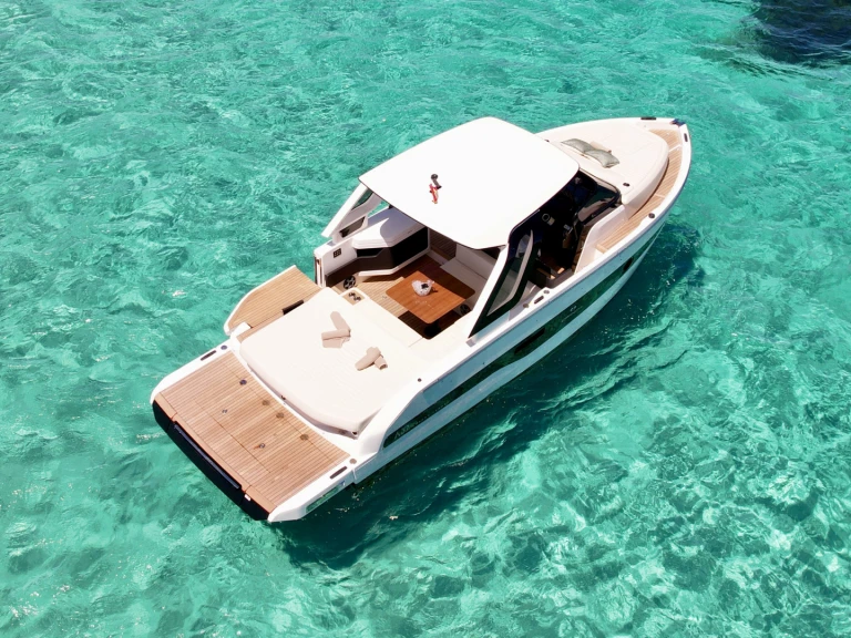 Location bateau Cranchi A32 à Ibiza (Ville) sur Samboat