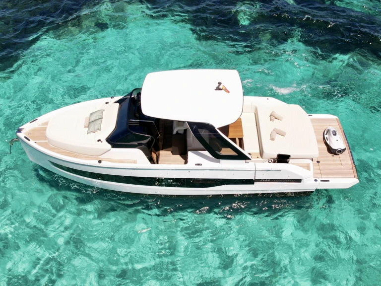 Bateau à moteur à louer à Ibiza (Ville) au meilleur prix