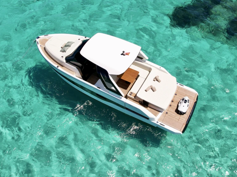 Location Bateau à moteur Cranchi avec permis