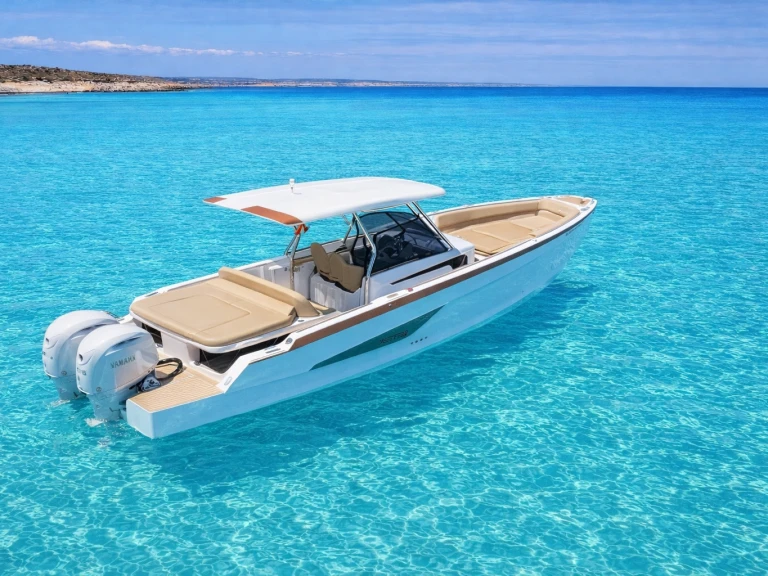 Bateau à moteur à louer à Ibiza (Ville) au meilleur prix