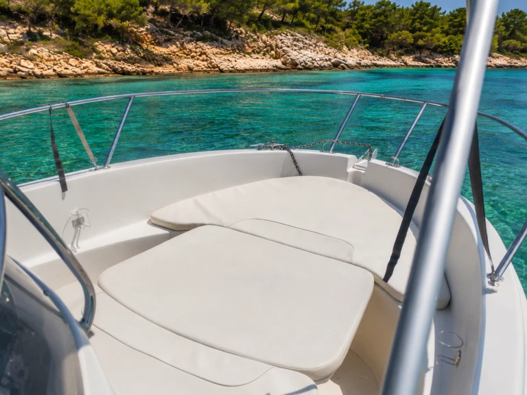 Location bateau Jeanneau Cap Camarat 545 CC à Sainte-Maxime sur Samboat