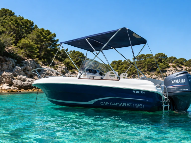 Louer Bateau à moteur avec ou sans skipper Jeanneau à Sainte-Maxime
