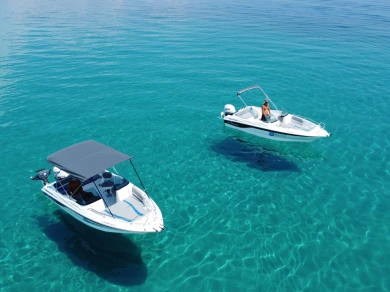 Hire Motorboat Olympic Boats with a boat licence