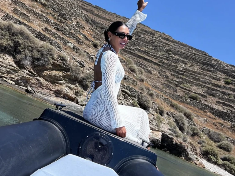 Louer Semi-rigide avec ou sans skipper Fost à Kýthnos (Ville)