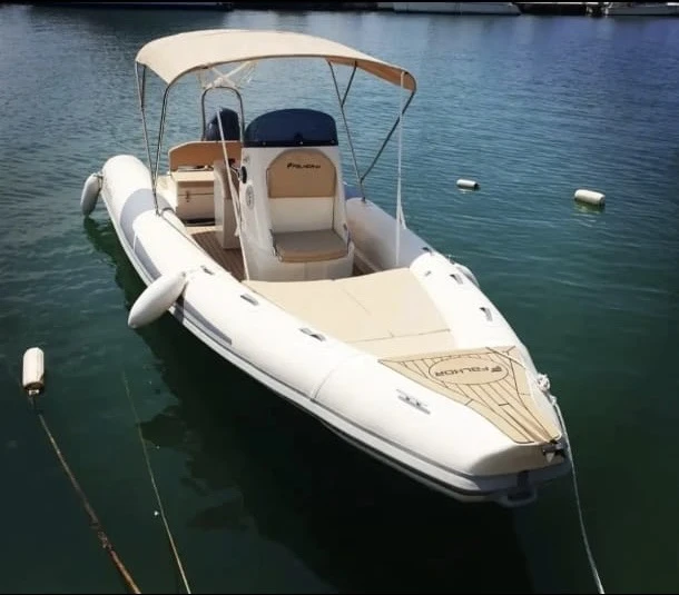 Location Bateau à moteur Falkor avec permis