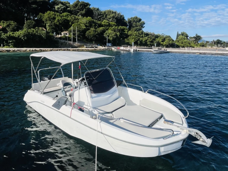 Location bateau Antibes pas cher Flyer 6.6 SPACEdeck