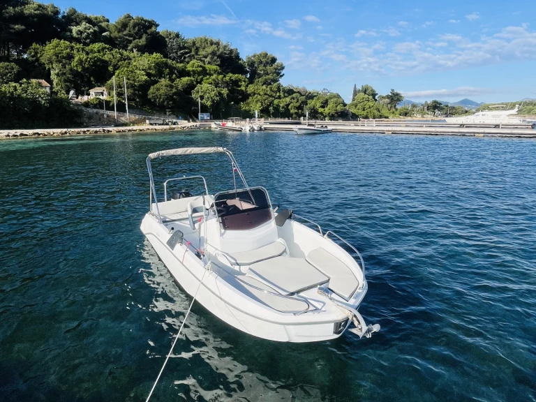 Location bateau Bénéteau Flyer 6.6 SPACEdeck à Antibes sur Samboat