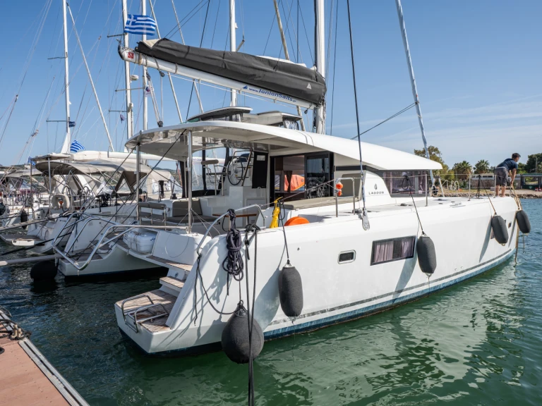 Louer Catamaran avec ou sans skipper Lagoon à Néa Péramos