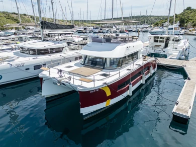 Bateau à moteur à louer à Primošten au meilleur prix