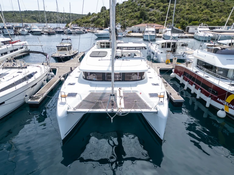 Louer Catamaran avec ou sans skipper Lagoon à Primošten