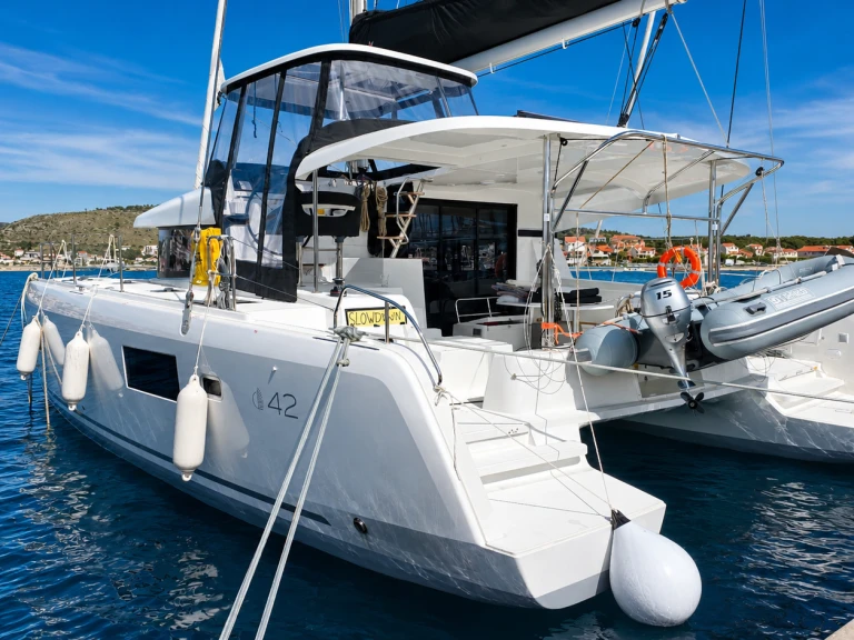 Catamaran à louer à Rogoznica au meilleur prix