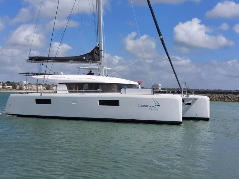 Location bateau Lagoon Lagoon 52 S à Le Marin sur Samboat
