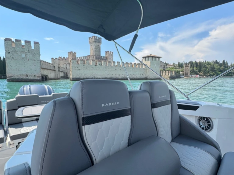 Location Bateau à moteur à Sirmione - Karnic sl 701
