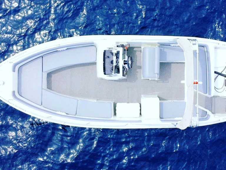 Bateau à moteur à louer à Lagonisí au meilleur prix