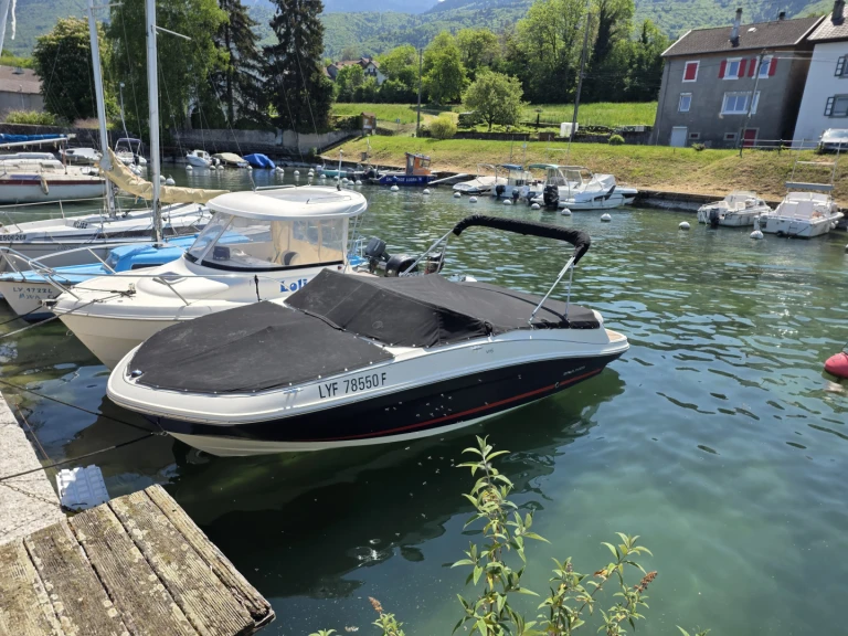 Bayliner VR5 a louer à Lugrin