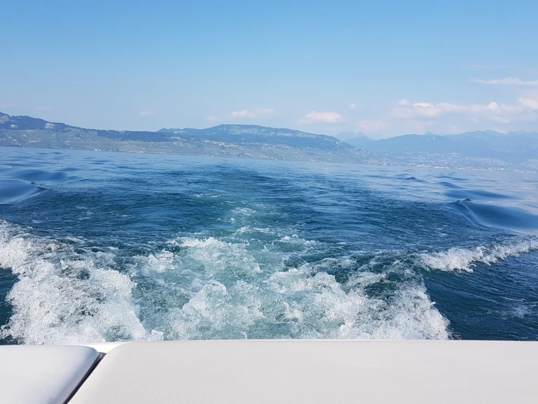 Bateau à moteur à louer à Lugrin au meilleur prix