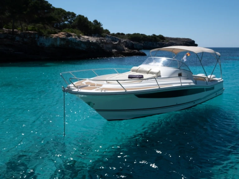 Jeanneau Cap Camarat 925 WA a louer à Cala en Bosch