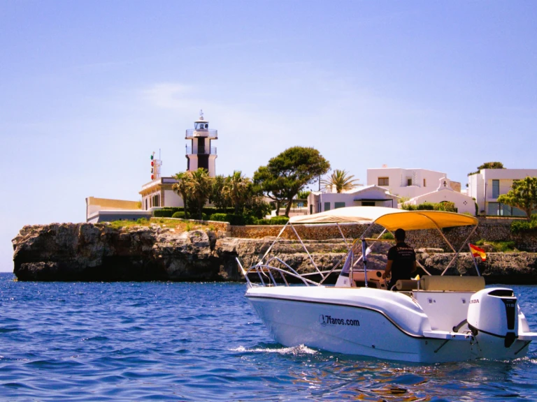 Louer Bateau à moteur avec ou sans skipper Polyester Yacht à Ciutadella de Menorca