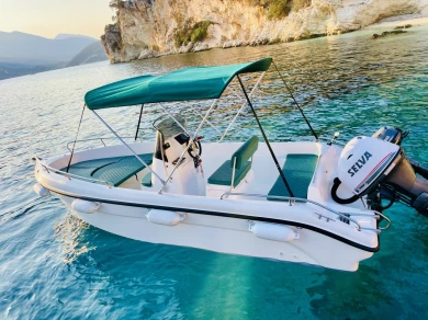 Yacht hire Nidri cheap BLU WATER 185
