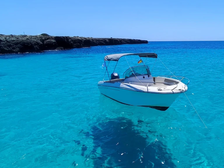 Location à Cala en Bosch - Jeanneau Cap Camarat 625 sur SamBoat