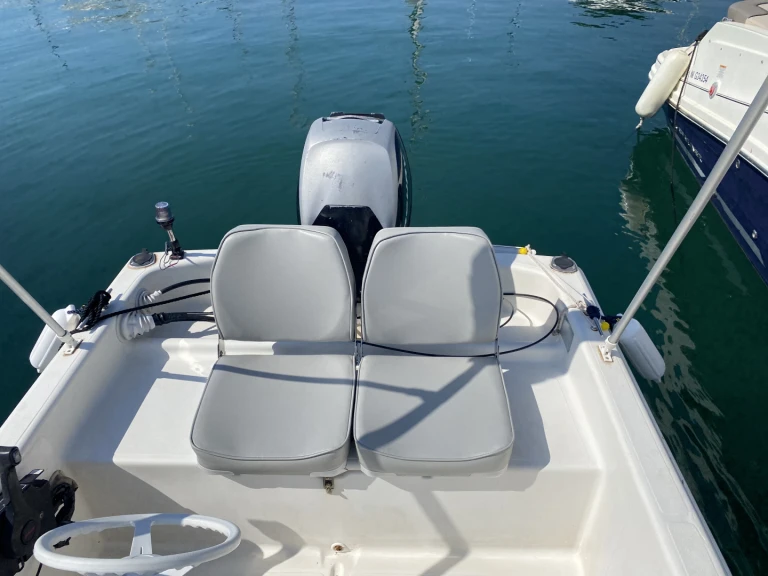 Louer Bateau à moteur avec ou sans skipper Quicksilver à Golfe-Juan