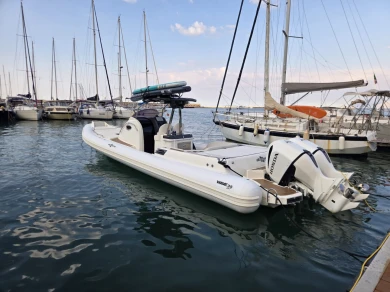 Louer Semi-rigide avec ou sans skipper Altamarea à Castellammare del Golfo