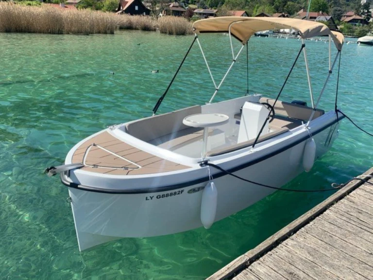 Location bateau Annecy pas cher 520 Premium