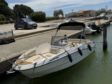 Motorboat to hire La Londe-les-Maures at the best price