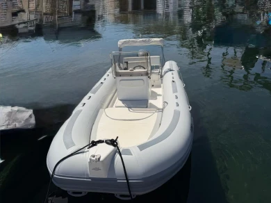 Hire a Capelli Tempest 630 Port du Lavandou