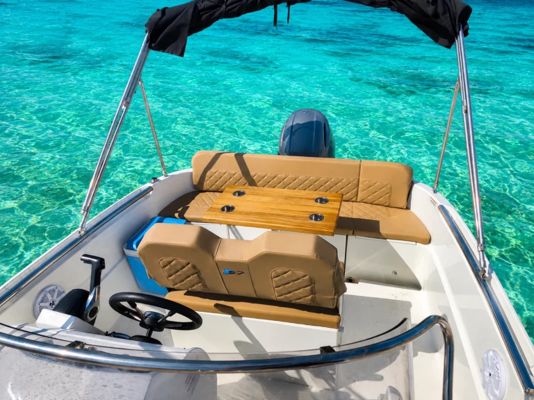Louer Bateau à moteur avec ou sans skipper Yamaha à Port de Ciudadella