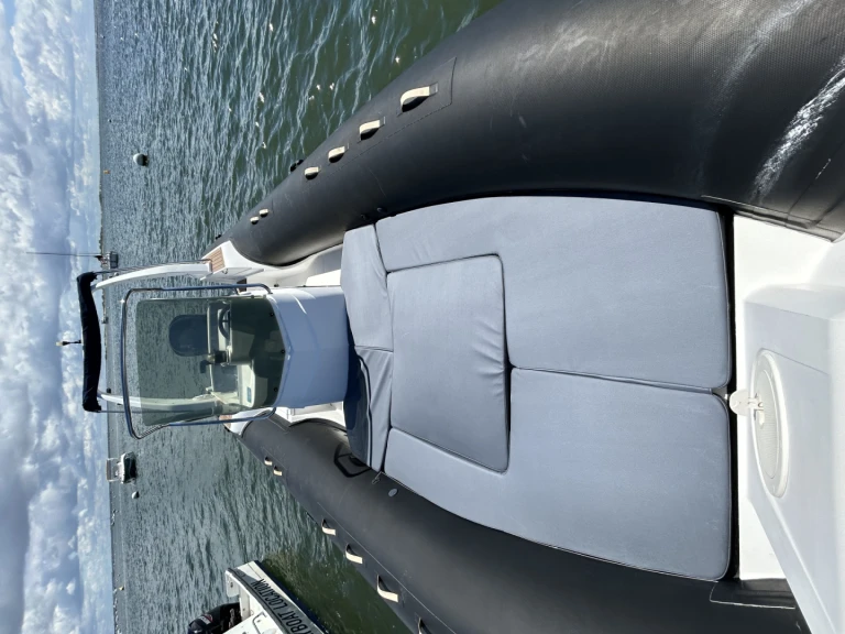 Louer Semi-rigide avec ou sans skipper Capelli à Lège-Cap-Ferret