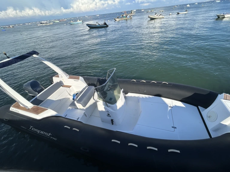 Capelli Tempest 770 Sun a louer à Lège-Cap-Ferret