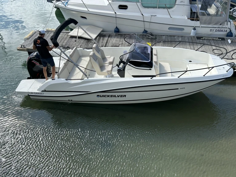 Location Bateau à moteur à La Rochelle - Quicksilver 705 Open