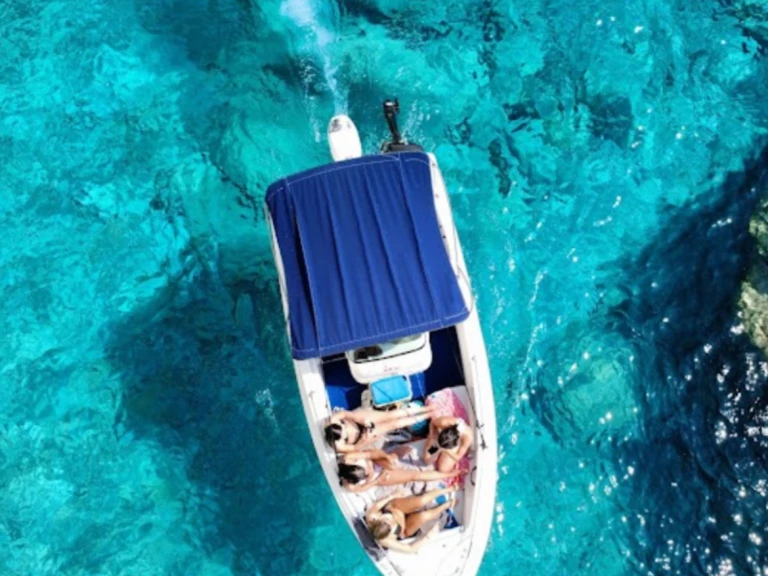 Louer Bateau à moteur avec ou sans skipper Ranieri à Zakynthos