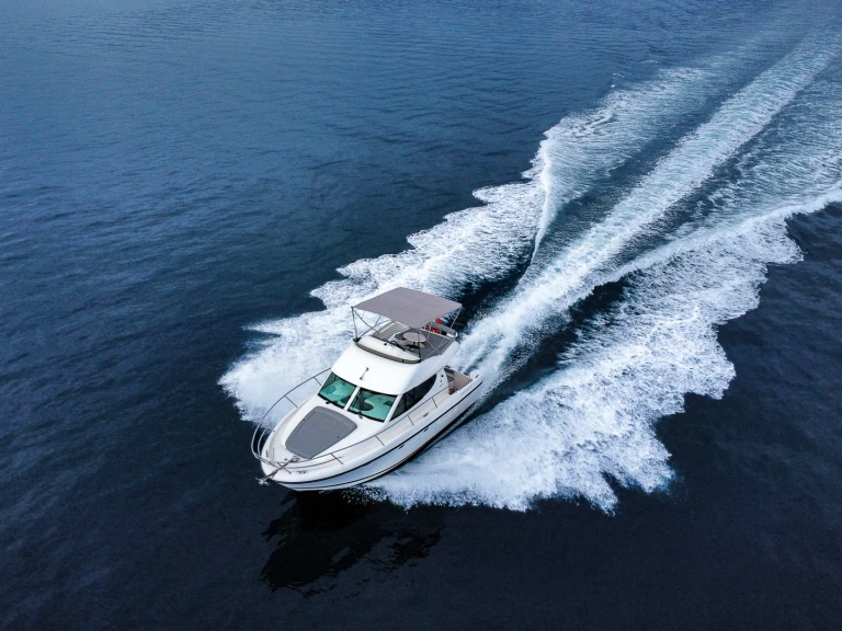 Louer Bateau à moteur avec ou sans skipper Jeanneau à Split Port